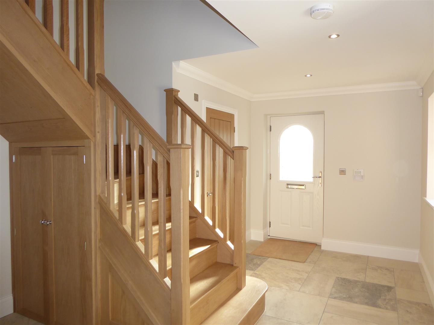SAMPLE ENTRANCE HALL PHOTO